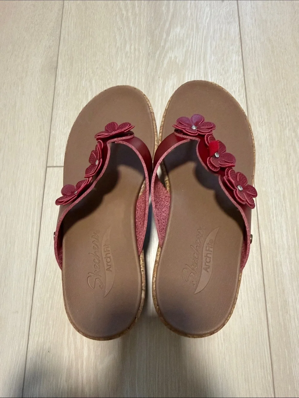 Skechers Cali Arch Fit Beverlee Floral Thong Sandals